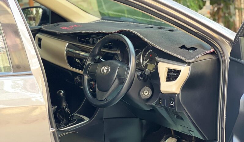 
								Used 2015 Toyota Corolla full									