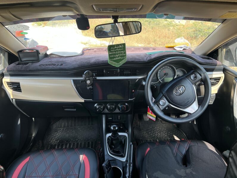 
								Used 2015 Toyota Corolla full									