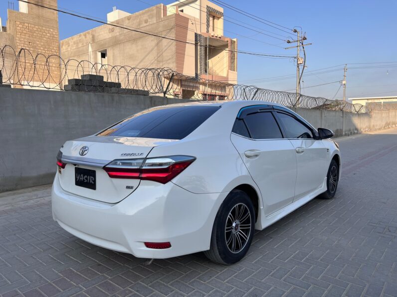 
								Used 2015 Toyota Corolla full									