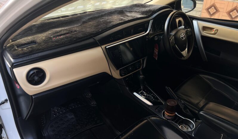 
								Used 2021 Toyota Corolla full									