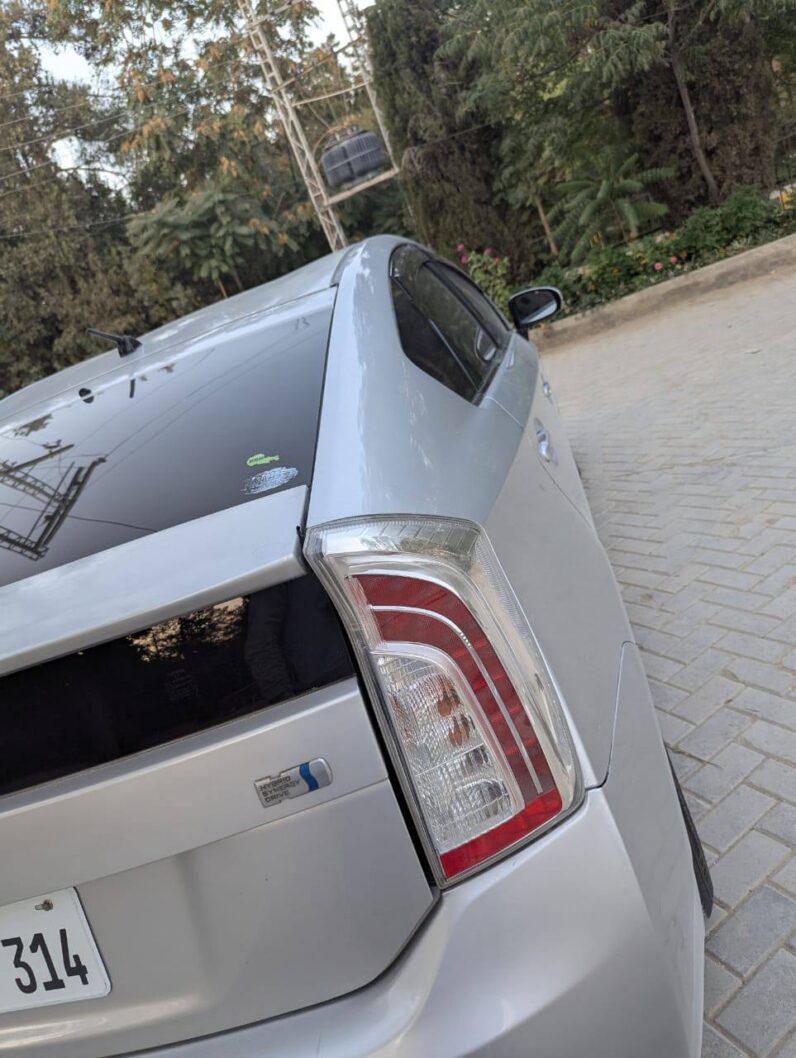 
								Used 2013 Toyota Prius full									