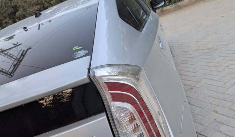 
								Used 2013 Toyota Prius full									