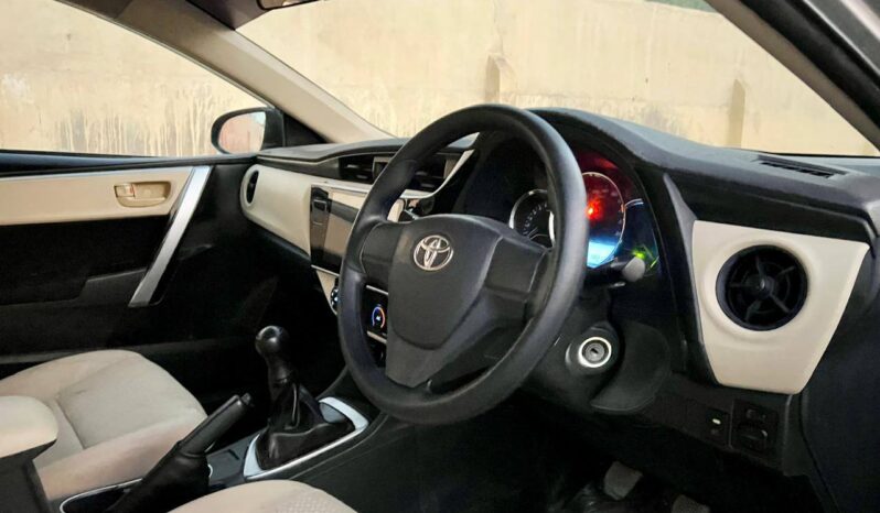 
								Used 2018 Toyota Corolla full									