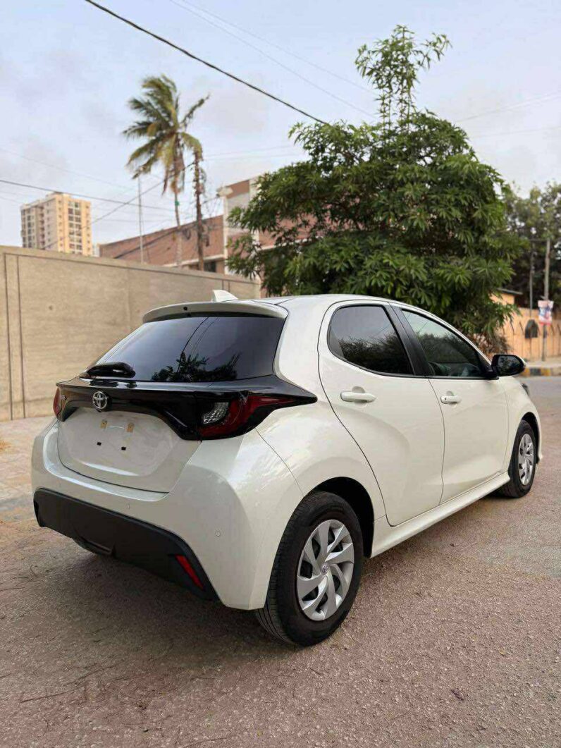 
								Used 2022 Toyota Yaris full									