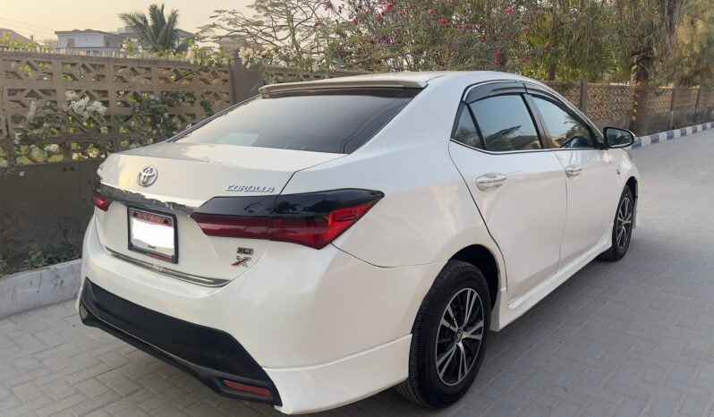 
								Used 2017 Toyota Corolla full									