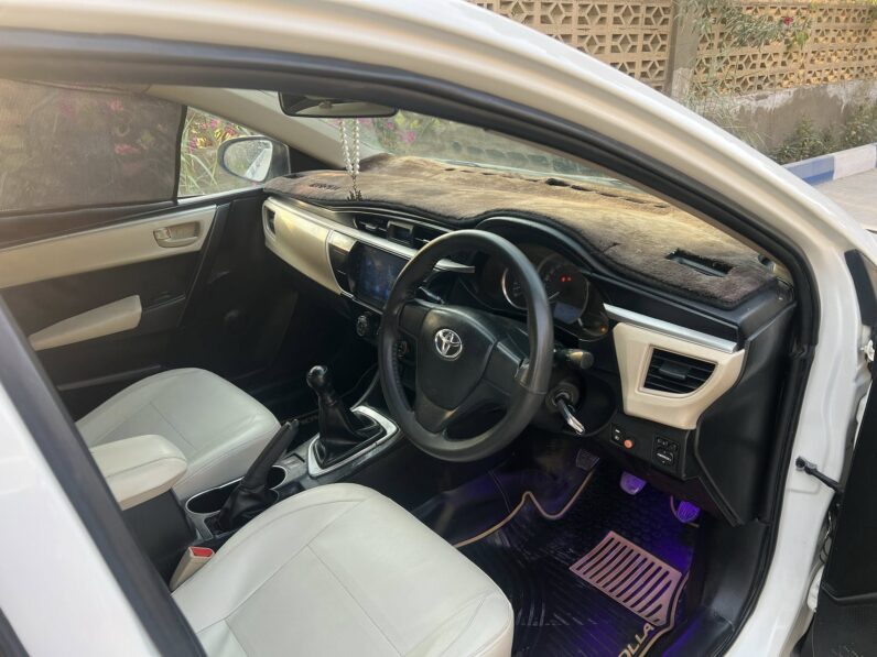 
								Used 2017 Toyota Corolla full									