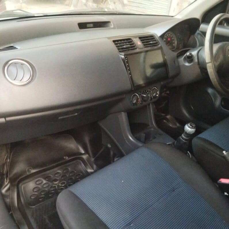 
								Used 2014 Suzuki Swift full									