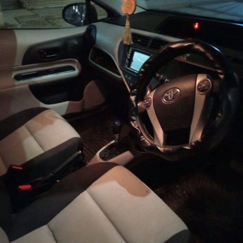 
								Used 2013 Toyota aqua full									