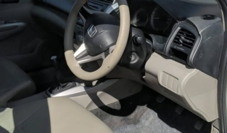 
								Used 2013 Honda City full									