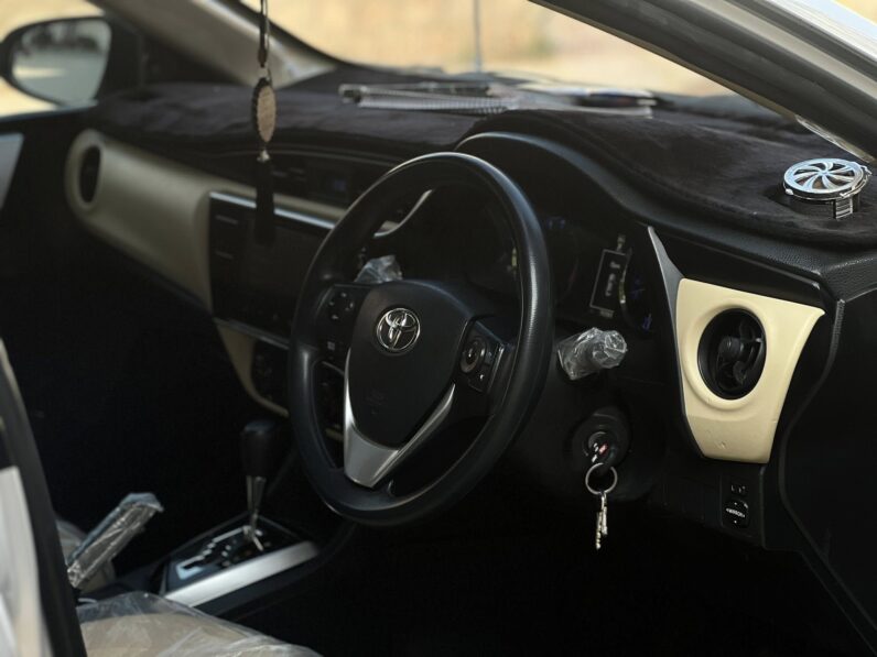 
								Used 2021 Toyota Corolla full									