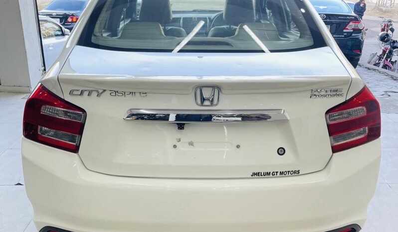 
								Used 2014 Honda City full									
