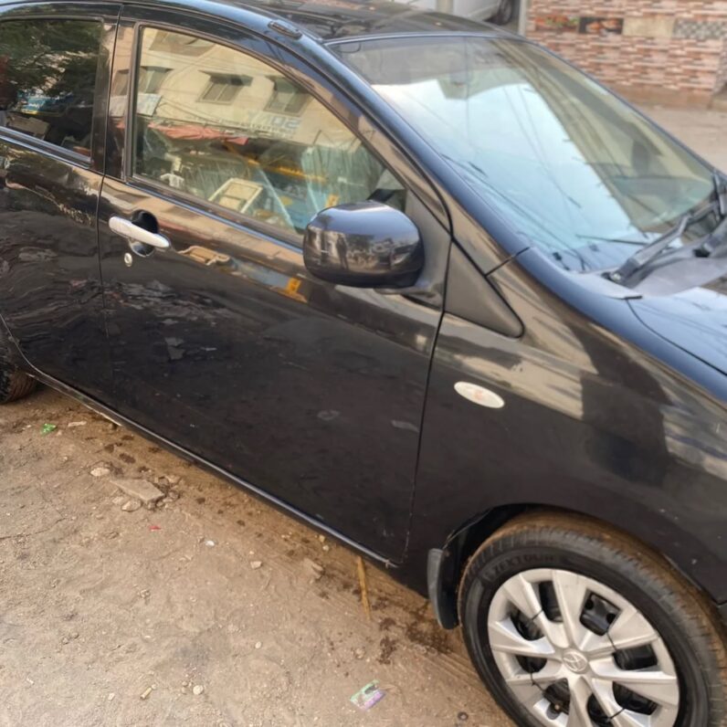 
								Used 2012 Toyota pixis full									