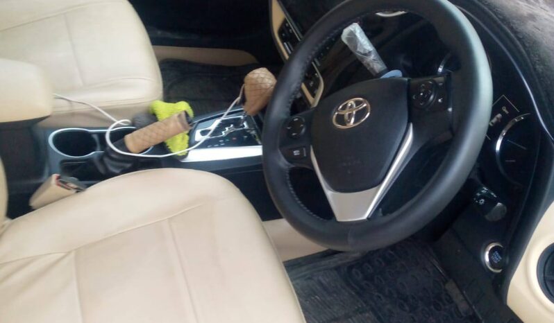 
								Used 2022 Toyota altis full									