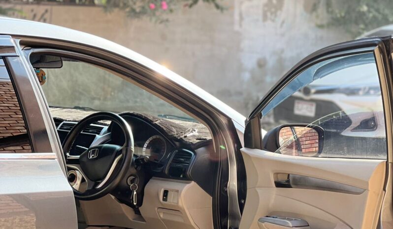 
								Used 2013 Honda City full									