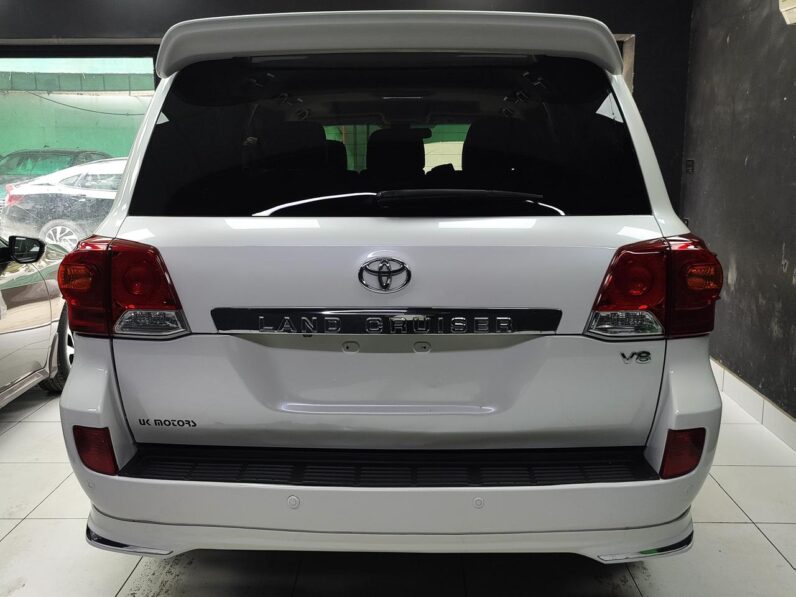 
								Used Toyota Land Cruiser full									