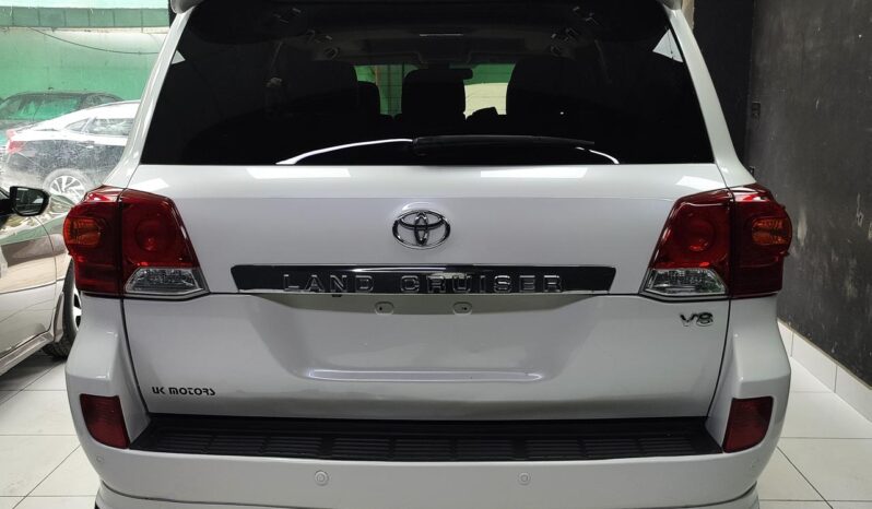 
								Used Toyota Land Cruiser full									