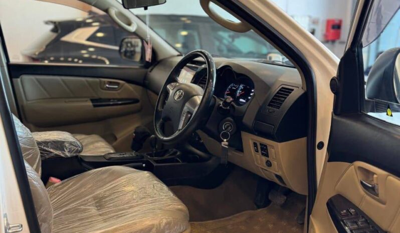 
								Used 2015 Toyota Fortuner full									