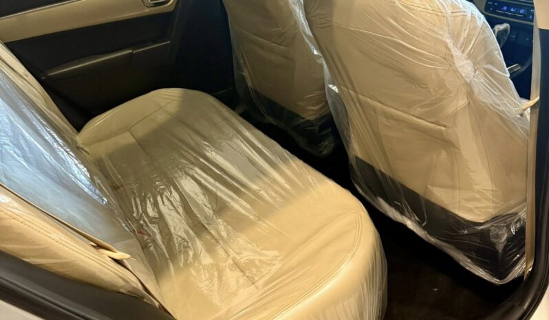 
								Used 2017 Toyota Corolla full									