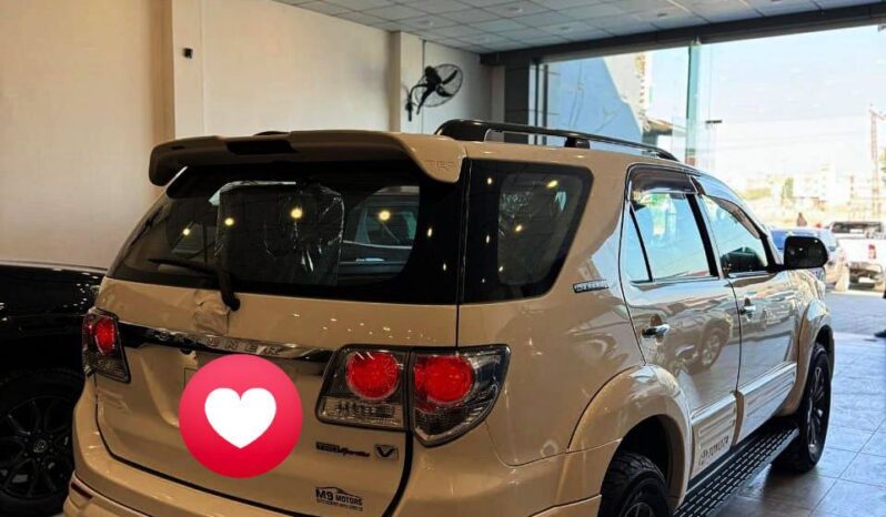 
								Used 2015 Toyota Fortuner full									