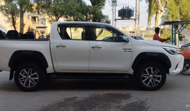 
								Used 2017 Toyota Hilux full									