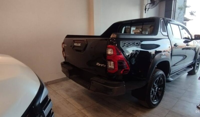 
								Used 2023 Toyota Hilux full									