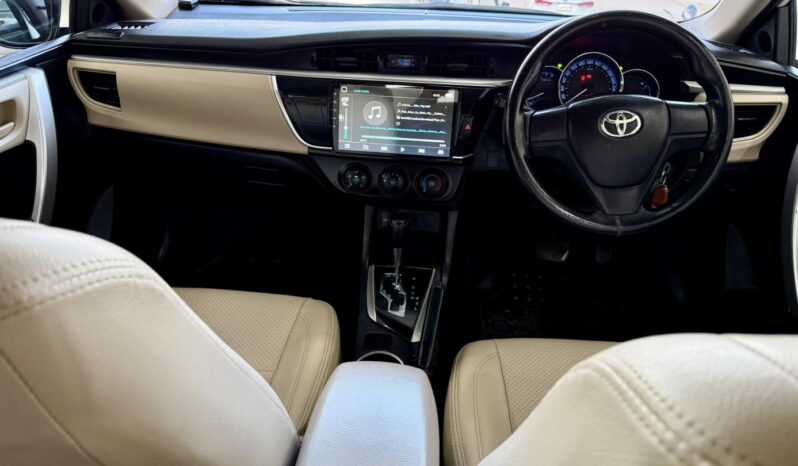 
								Used 2015 Toyota Corolla full									