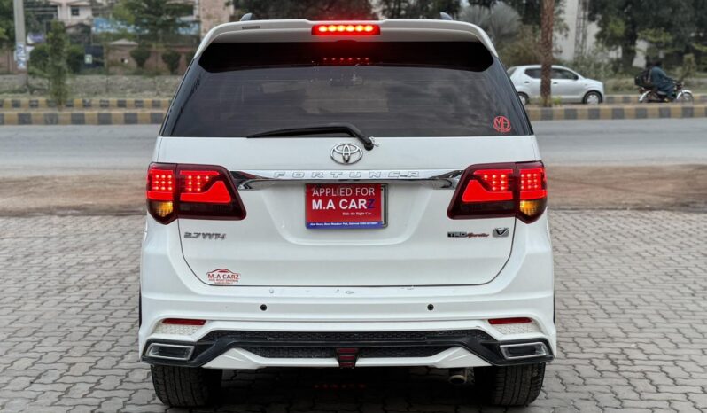 
								Used 2015 Toyota Fortuner full									