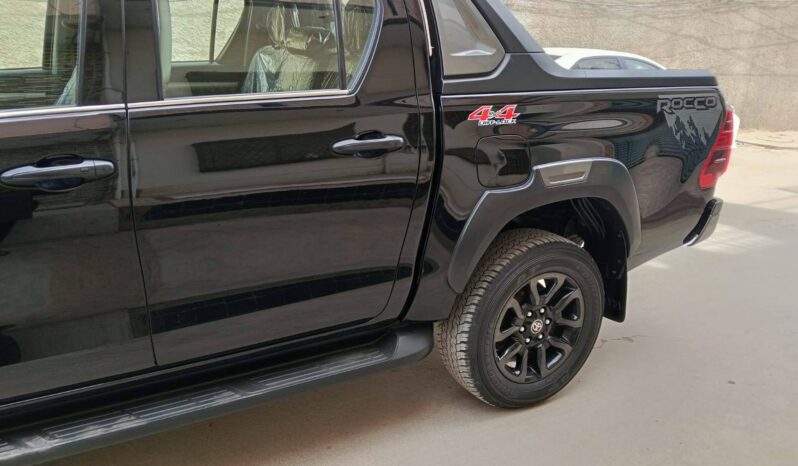 
								Used 2023 Toyota Hilux full									