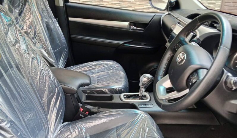 
								Used 2023 Toyota Hilux full									