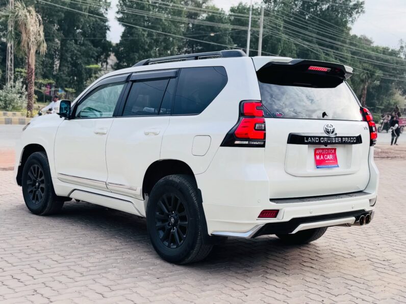 
								Used 2021 Toyota Prado full									