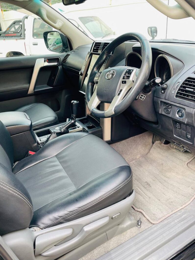 
								Used 2011 Toyota Prado full									