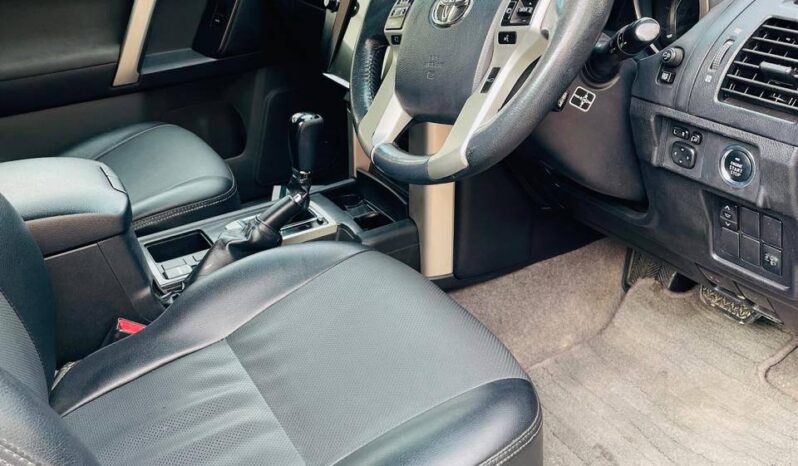 
								Used 2011 Toyota Prado full									