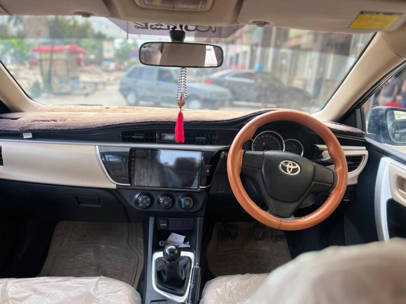 
								Used 2015 Toyota Corolla full									