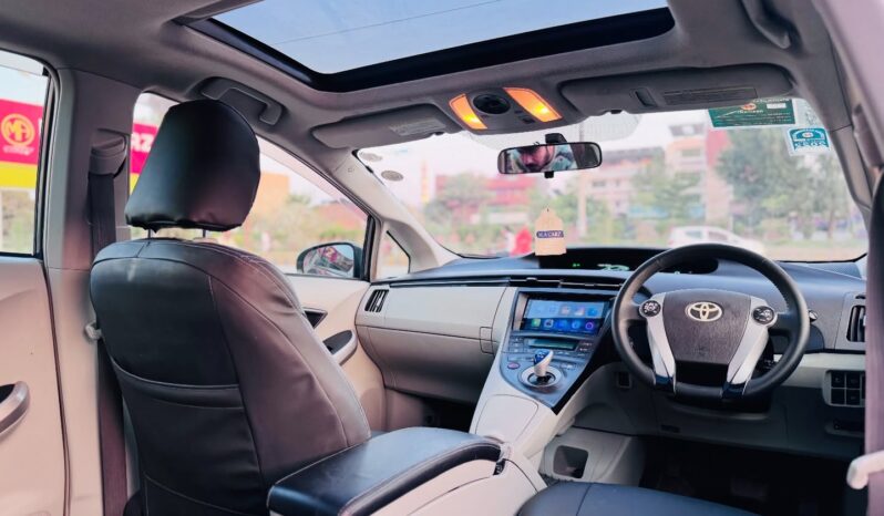 
								Used 2011 Toyota Prius full									