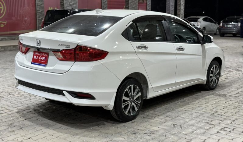 
								Used 2023 Honda City full									