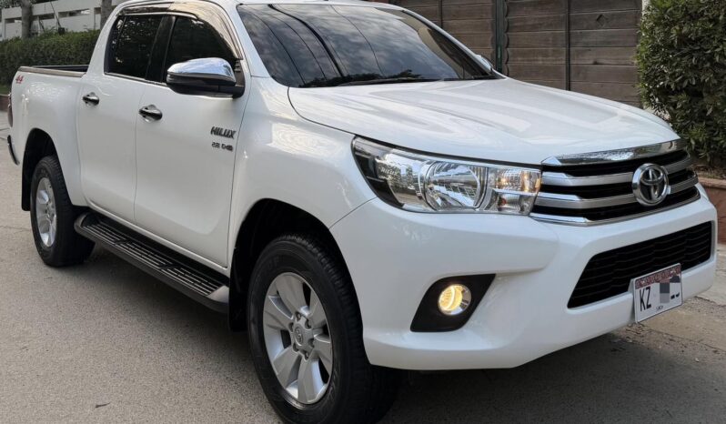 
								Used 2020 Toyota Hilux full									