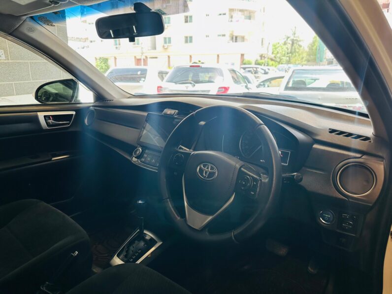 
								Used 2013 Toyota axio full									