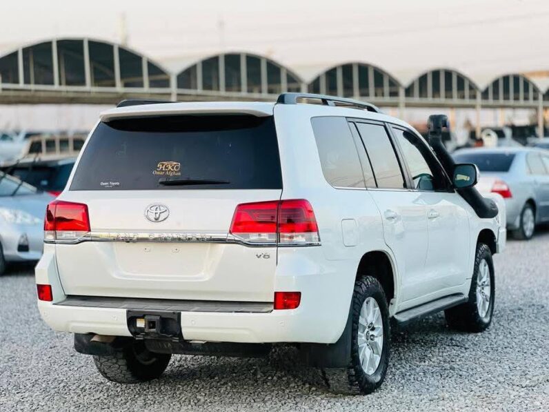 
								Used 2018 Toyota Land Cruiser full									