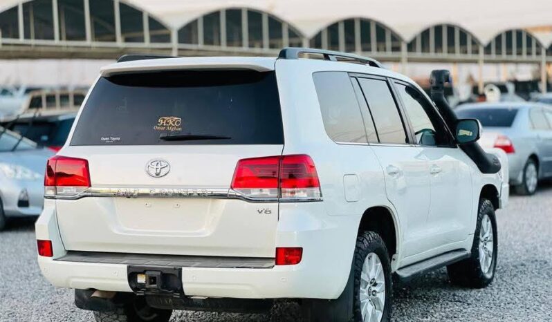
								Used 2018 Toyota Land Cruiser full									