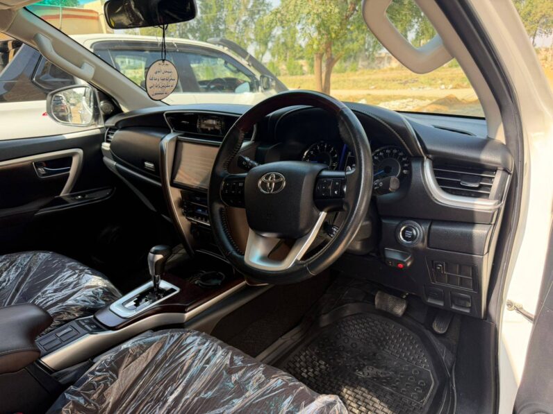 
								Used 2021 Toyota Fortuner full									