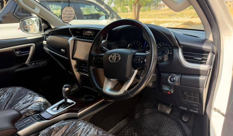 
								Used 2021 Toyota Fortuner full									