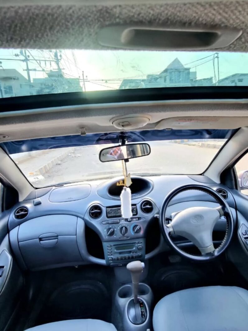 
								Used 2001 Toyota vitz full									