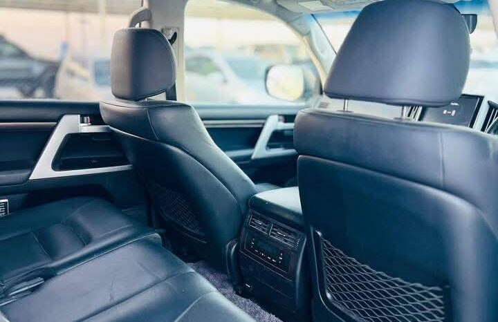 
								Used 2018 Toyota Land Cruiser full									