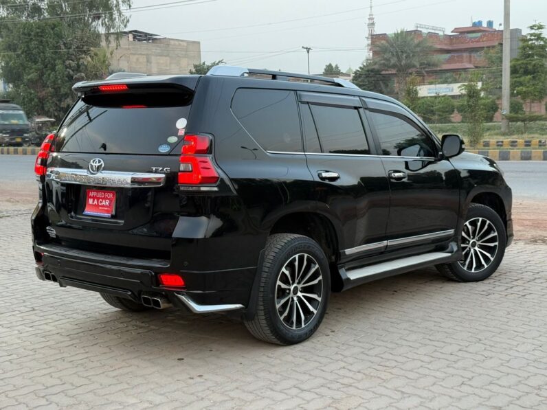 
								Used 2011 Toyota Prado full									
