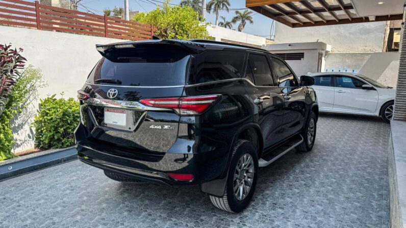 
								Used 2021 Toyota Fortuner full									