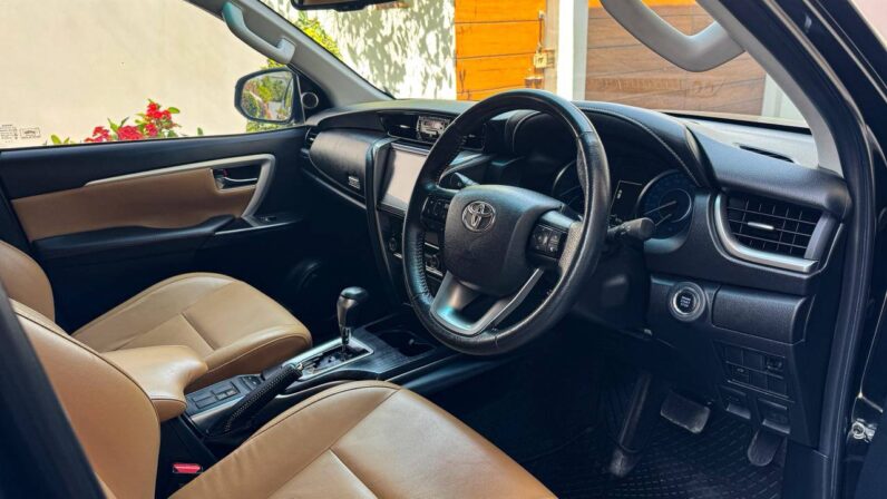 
								Used 2021 Toyota Fortuner full									