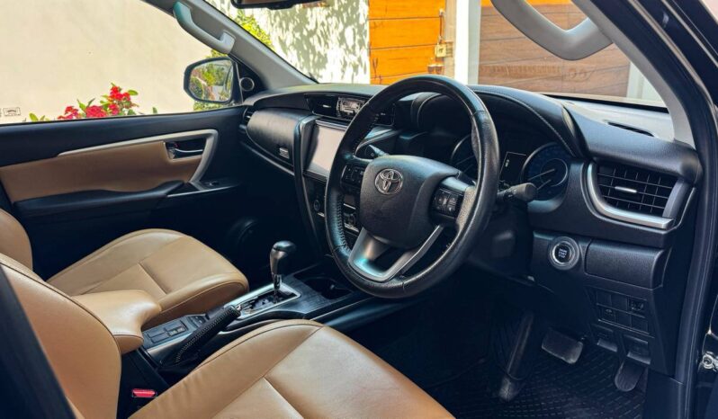 
								Used 2021 Toyota Fortuner full									