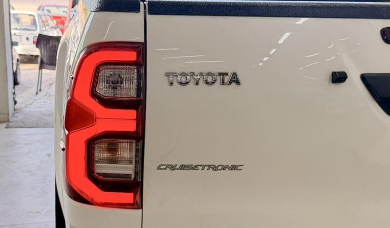 
								Used 2022 Toyota Hilux full									