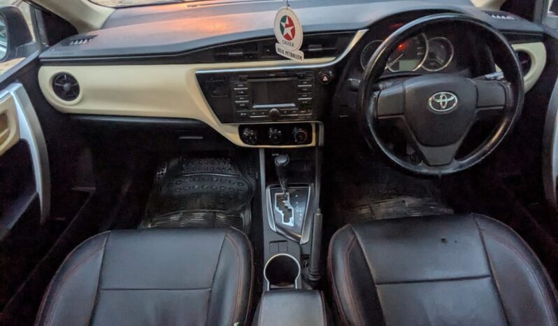 
								Used 2018 Toyota Corolla full									