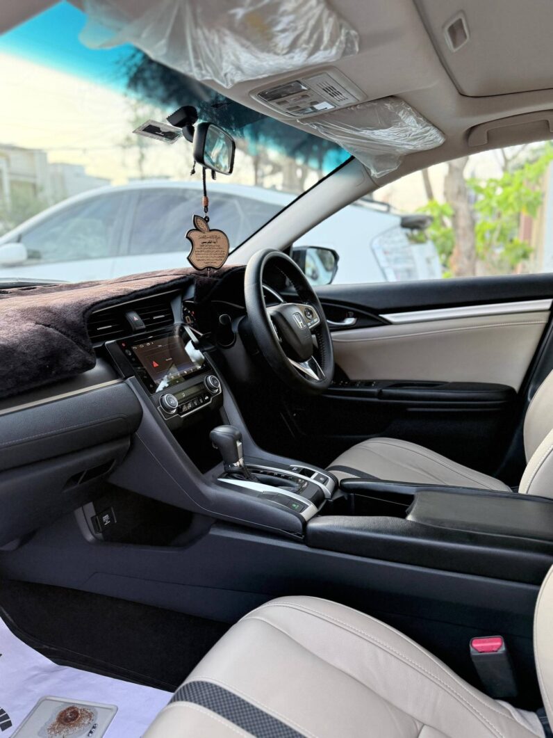 
								Used 2020 Honda Civic full									